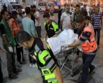 المغرب اليوم - قصف إسرائيلي على غرب خان يونس ووسط غزة ودخول مواد غذائية لشمال القطاع