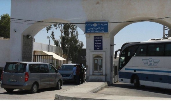 المغرب اليوم - الأردن يغلق جسر الملك حسين مع الضفة الغربية أمام حركة المسافرين والشحن