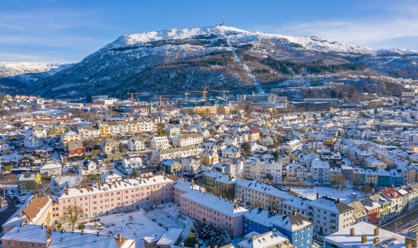 المغرب اليوم - مدينة بيرغن النرويجية المكان المثالي للمغامرات ومشاهدة المعالم السياحية