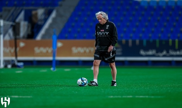 المغرب اليوم - خيسوس يفاجئ الإعلاميين بتصريحات نارية حول الحمدان