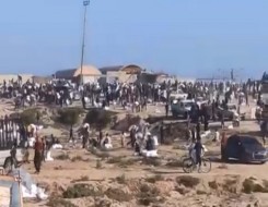 المغرب اليوم - فوضى وجوع في غزة بعد دخول محدود للمساعدات وسط انهيار أمني وهجوم مسلح على قافلة غذائية