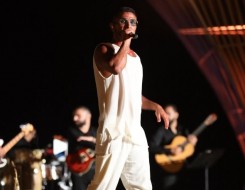 المغرب اليوم - أحمد سعد يروّج لحفله في ألمانيا بطريقة طريفة من داخل طائرة خاصة ويثير تفاعل جمهوره بخفة ظله