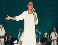 المغرب اليوم - عمرو دياب يُهنئ مصر بافتتاح المتحف المصري الكبير خلال حفلة في دبي