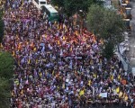 المغرب اليوم - الشرطة الإسرائيلية تُخلي عائلات رهائن غزة من أمام مقر إقامة نتنياهو