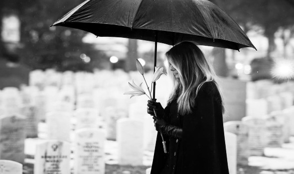 المغرب اليوم - ميلانيا ترامب ثاني أقل سيدات البيت الأبيض شعبية