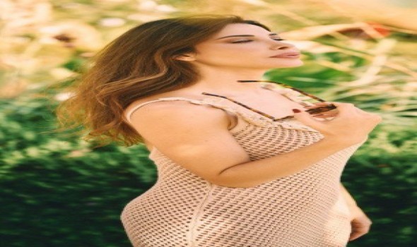 نانسي عجرم ترد بشكل حاسم على اتهامها برموز الماسونية