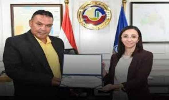 المغرب اليوم - من عامل نظافه الي باحث قانوني مصري يحصل علي الماجستير ويستعد للدكتوراه