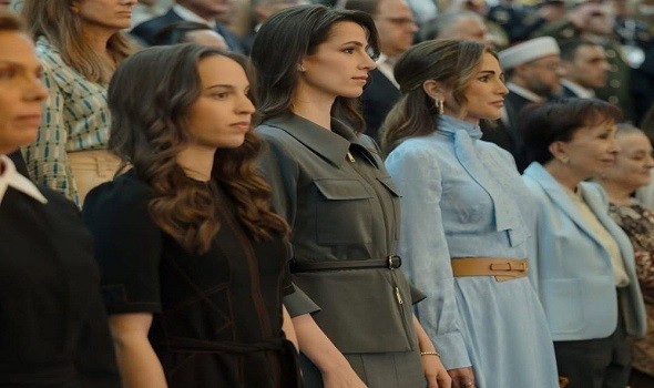 المغرب اليوم - الملكة رانيا وسيدات العائلة الهاشمية يجسّدن الرقيّ الهادئ