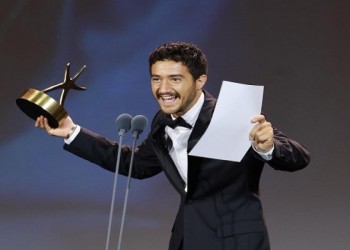 المغرب اليوم - أحمد مالك أول مصري يفوز بجائزة أفضل ممثل في ختام مهرجان الجونة