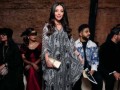 المغرب اليوم - النجمات يتألقن بتصاميم تجمع بين الفخامة والإبداع في أسبوع الأزياء بالرياض