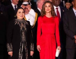 المغرب اليوم - أناقة ملكات مصر القديمة تُلهم النجمات في افتتاح المتحف المصري وسحر فرعوني يلفّ الحفل بحضور الملكة رانيا