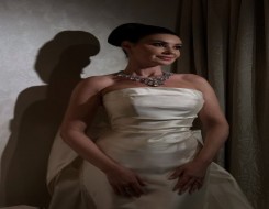 المغرب اليوم - الرقة والأناقة ترافق العروس آروى جودة في يومها الكبير