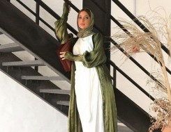 المغرب اليوم - عبايات عصرية مستوحاة من أسلوب مدونات الموضة الإماراتيات