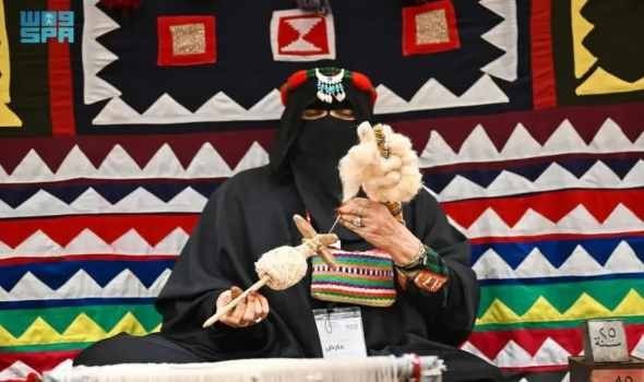 المغرب اليوم - السدو حرفة سعودية عريقة تجسد ذاكرة البادية وتراث الجزيرة العربية