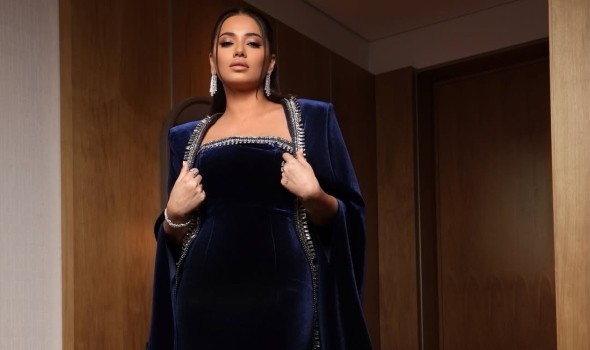 المغرب اليوم - فستان الكاب لإطلالة تمنح حضوراً آسراً في السهرات