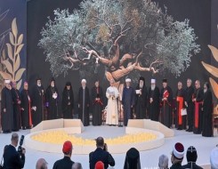 المغرب اليوم - البابا من بيروت يدعو إلى لبنان موحد ونزع السلاح من القلوب