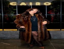 المغرب اليوم - النجمات يتألقن بلمسة الفرو في الشتاء