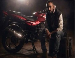 المغرب اليوم - أغنية بقى ليك بمبي من غرفة شاب سوداني إلى ظاهرة رقمية تجتاح العالم العربي وتعيد تشكيل ذائقة موسيقى الشباب