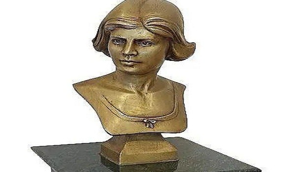 المغرب اليوم - مي زيادة أديبة النهضة التي تجاوزت دور “الملهمة” وصنعت حضورها الفكري