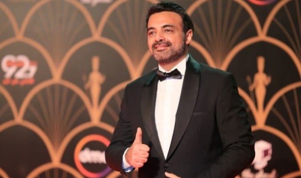 عمرو محمود ياسين يدافع عن ياسمين عبدالعزيز بعد أزمة تيتر وننسى اللي كان