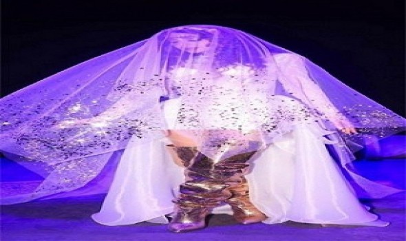 ميريام فارس تخطف الأنظار بإطلالات ملكية في الرياض