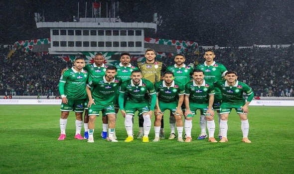 المغرب اليوم - فوضى التذاكر المزورة وإغلاق الأبواب يشعلان غضب جماهير الرجاء بعد أحداث عنف بمركب محمد الخامس