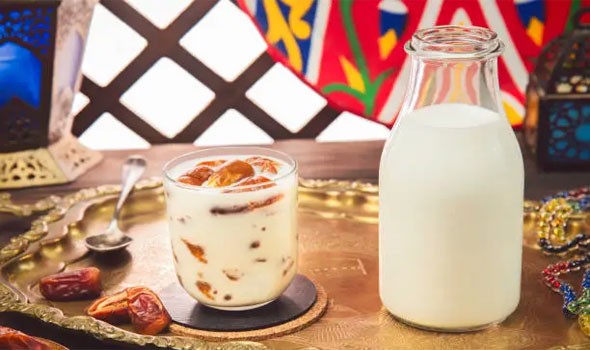 المغرب اليوم - التمر بالحليب عند الإفطار في رمضان خيار صحي متكامل يدعم المناعة