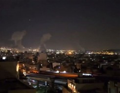 المغرب اليوم - غارات تستهدف مخازن النفط في طهران والحرس الثوري يتوعد بمواصلة الحرب ستة أشهر