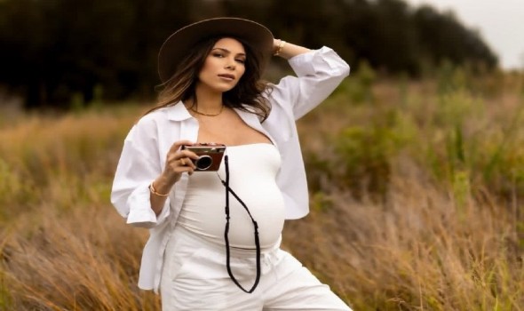 المغرب اليوم - إطلالات أنيقة للنجمات خلال الحمل في شهر المرأة