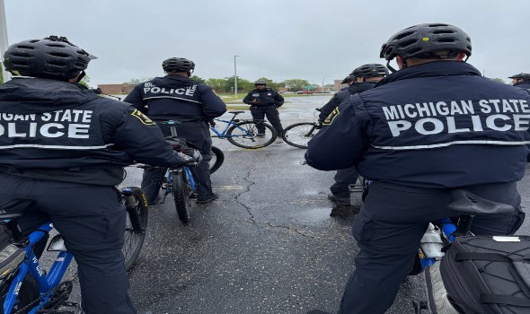 المغرب اليوم - مقتل منفذ هجوم كنيس في ميشيغن بعد إصابته خلال تبادل لإطلاق النار مع الحراس