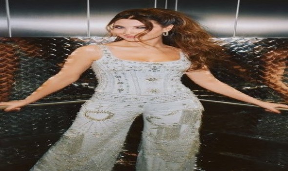 نانسي عجرم وأنغام تتصدران موضة إطلالات السهرة اللامعة