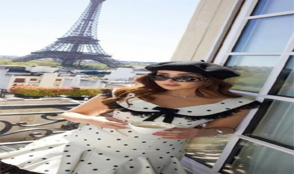 المغرب اليوم - هنا الزاهد تعيد إحياء فستان البولكا دوت بإطلالة أنثوية من باريس