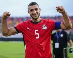 المغرب اليوم - رامي ربيعة يقود العين لمواصلة بدايته القوية أمام النصر في الدوري الإماراتي