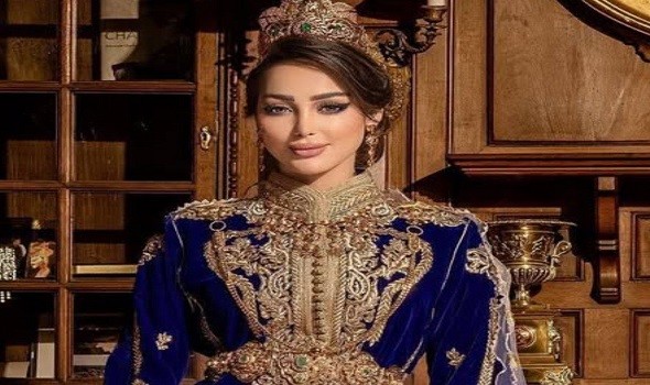 المغرب اليوم - القفطان المعاصر يتصدر أناقة عيد الأضحى على خطى بسمة بوسيل