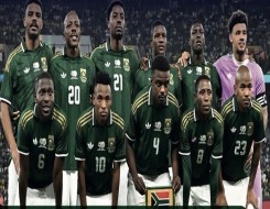 المغرب اليوم - المباراة الافتتاحية لكأس العالم في مكسيكو تبدأ بفوز المكسيك وهزيمة جنوب أفريقيا  وتدشَن بطرد ثلاث لاعبين