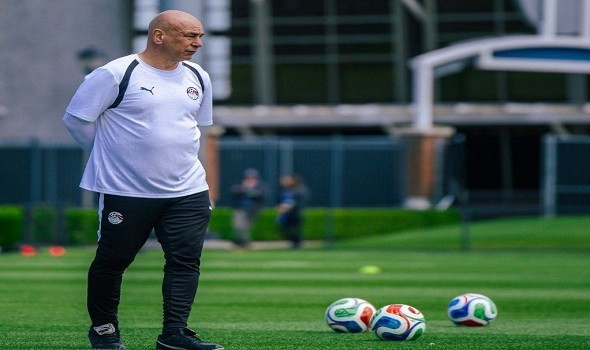 المغرب اليوم - منتخب مصر يستقر على النهج الهجومي أمام أستراليا وحسام حسن يرفض تغيير طريقة اللعب
