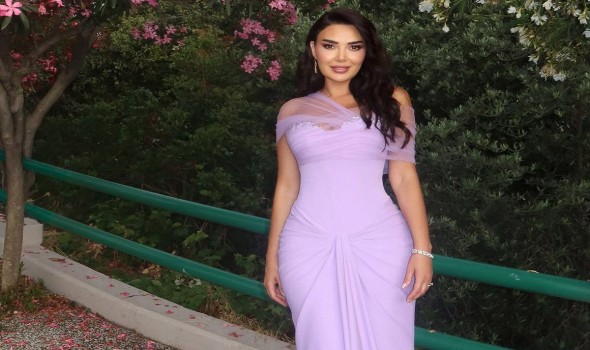 المغرب اليوم - النجمات يتألقن بأجمل فساتين السهرة خيارات ملهمة بين السحر الهندي وفخامة بيروت