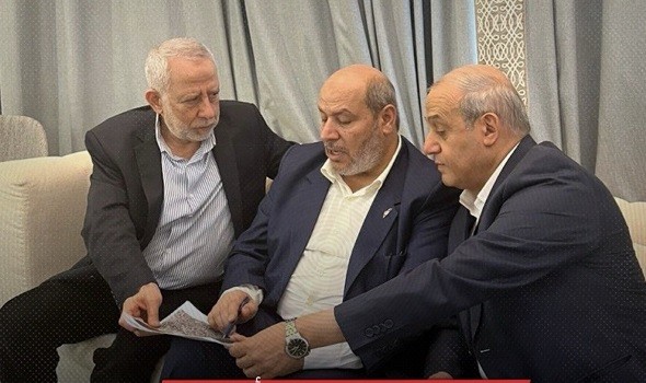 المغرب اليوم - الحيَة يهزم مشعل في إنتخابات الحركة لقيادة حماس وخلافة السنوار و تترك إرتياحاً لإستمرار نهج قائدها  الراحل في التفاوض
