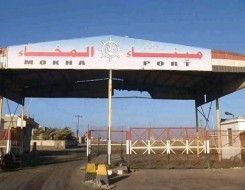 المغرب اليوم - الحوثيون يجددون قصف المخا ومأرب بالصواريخ الباليستية والمسيّرات