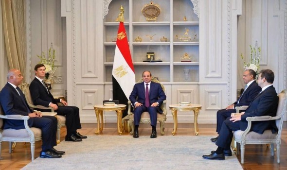 المغرب اليوم - السيسي يستقبل كوشنير صهر ترامب في العلمين