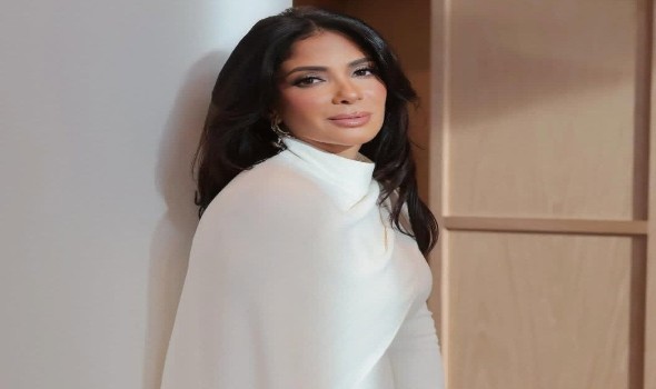 المغرب اليوم - مهرجان الجونة السينمائي يمنح منى زكي جائزة الإنجاز الإبداعي في دورته التاسعة