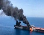 المغرب اليوم - الجيش الإيراني يعلن رصد ناقلة نفط مشتعلة شرق مضيق هرمز وسط تصاعد التوترات بشأن مسارات الملاحة البحرية