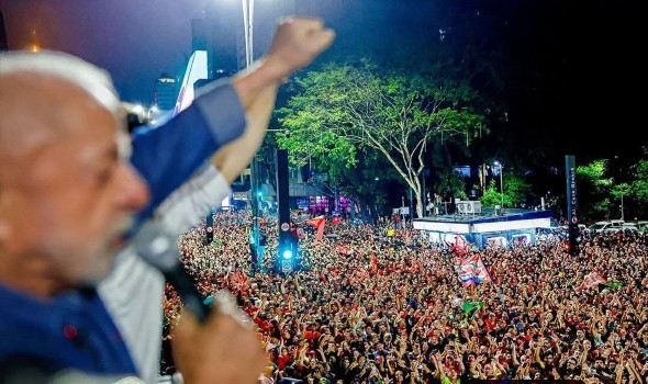 المغرب اليوم - لولا دا سيلفا يحسم الانتخابات البرازيلية التاريخية ويرفض التبعية لسياسات واشنطن